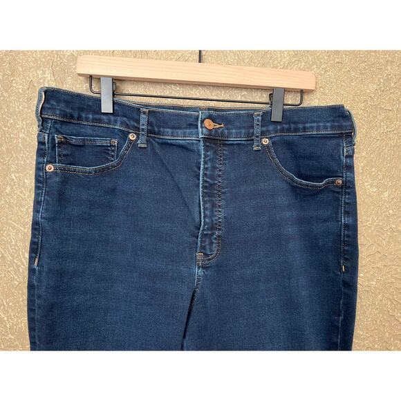 Express High Rise Dark Wash Supersoft Skinny Jeans Color: Dark Wash 16 Regular - Picture 5 of 11